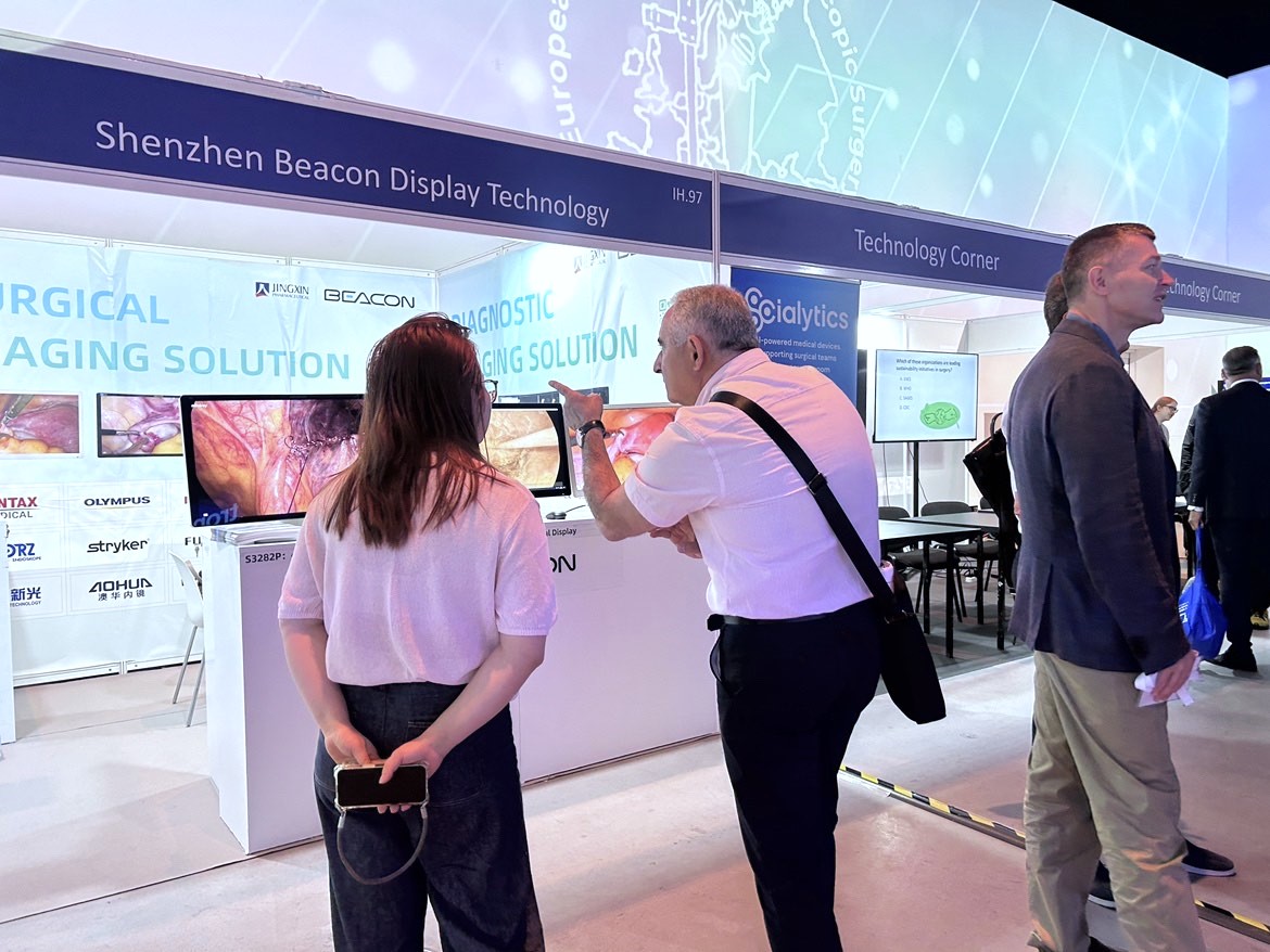 إطلاق الطاقة في EAES 2025 ⚡ عند جهاز الإرشاد العرض مباشر!